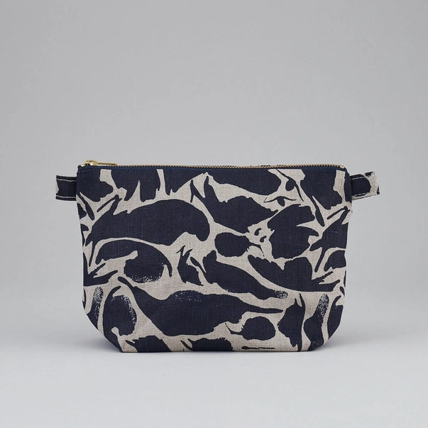 cosmetic-bag-navy-linen-creatures-blasta-henriet