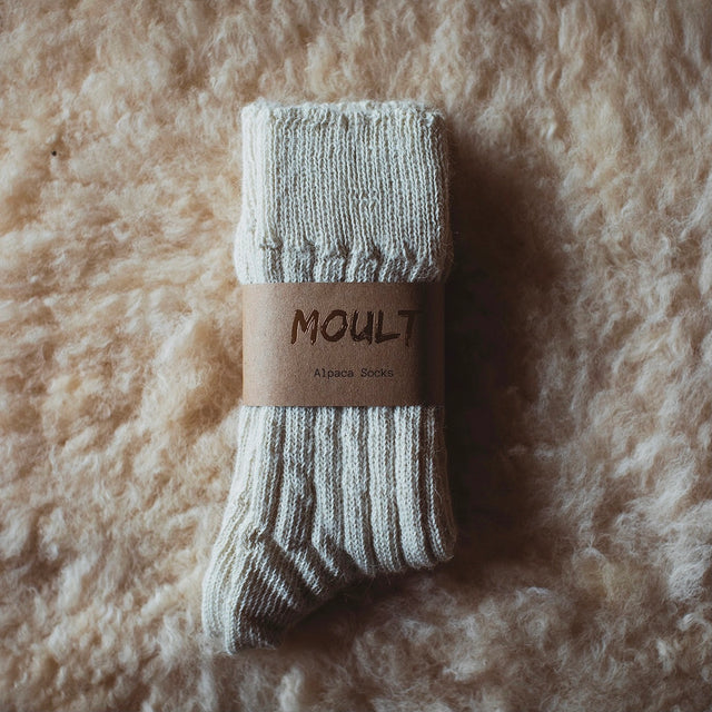 alpaca-lounging-socks-small-uk-4-7-ecru-moult