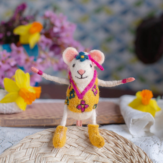 festival-mouse-felt-decoration-sew-heart-felt