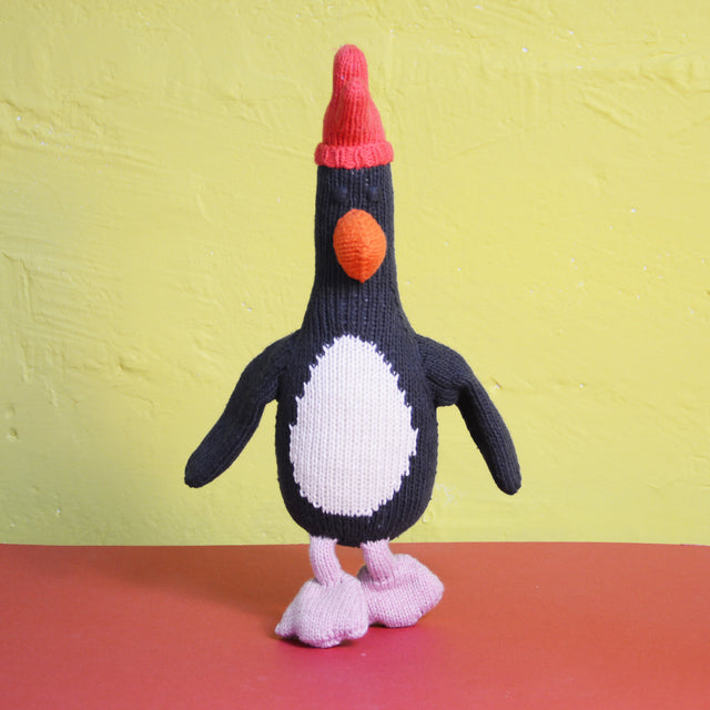 feathers-mcgraw-knitted-soft-toy-chunki-chilli