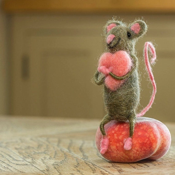 happy-heart-balloon-felt-mouse-decoration-sew-heart-felt